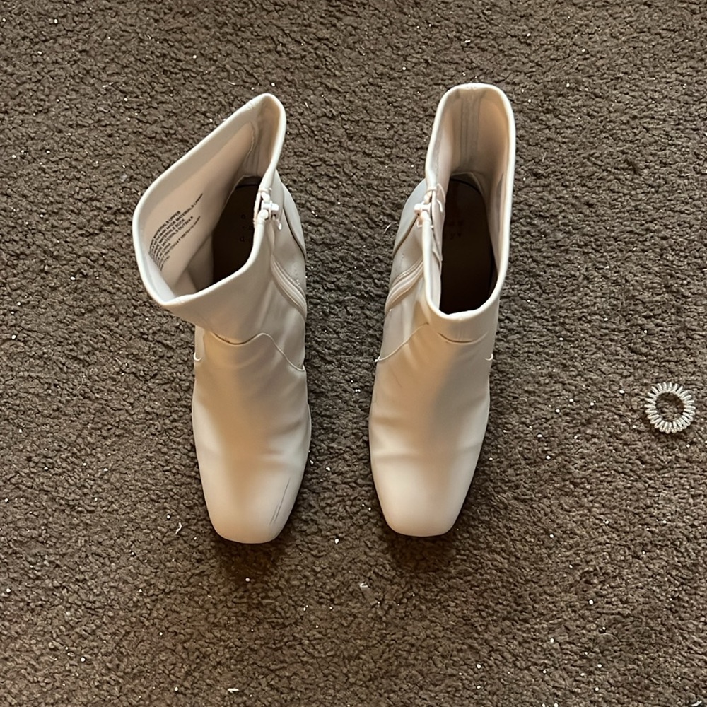 Off white boot - Picture 3 of 4